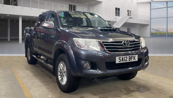 TOYOTA Hilux